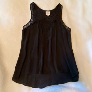 Lace cutout tank top.